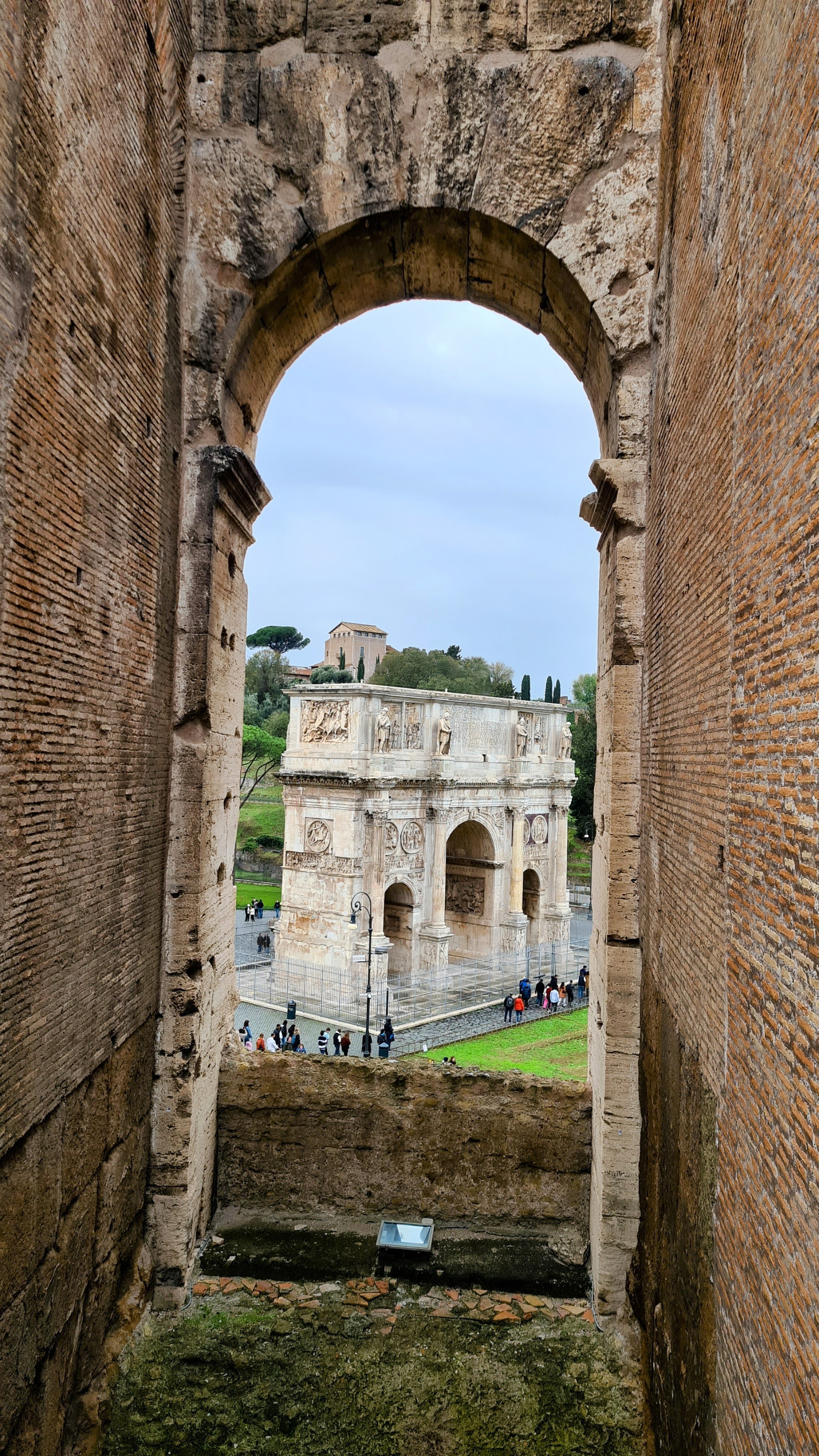 Colloseum and Constantine arch. Roma