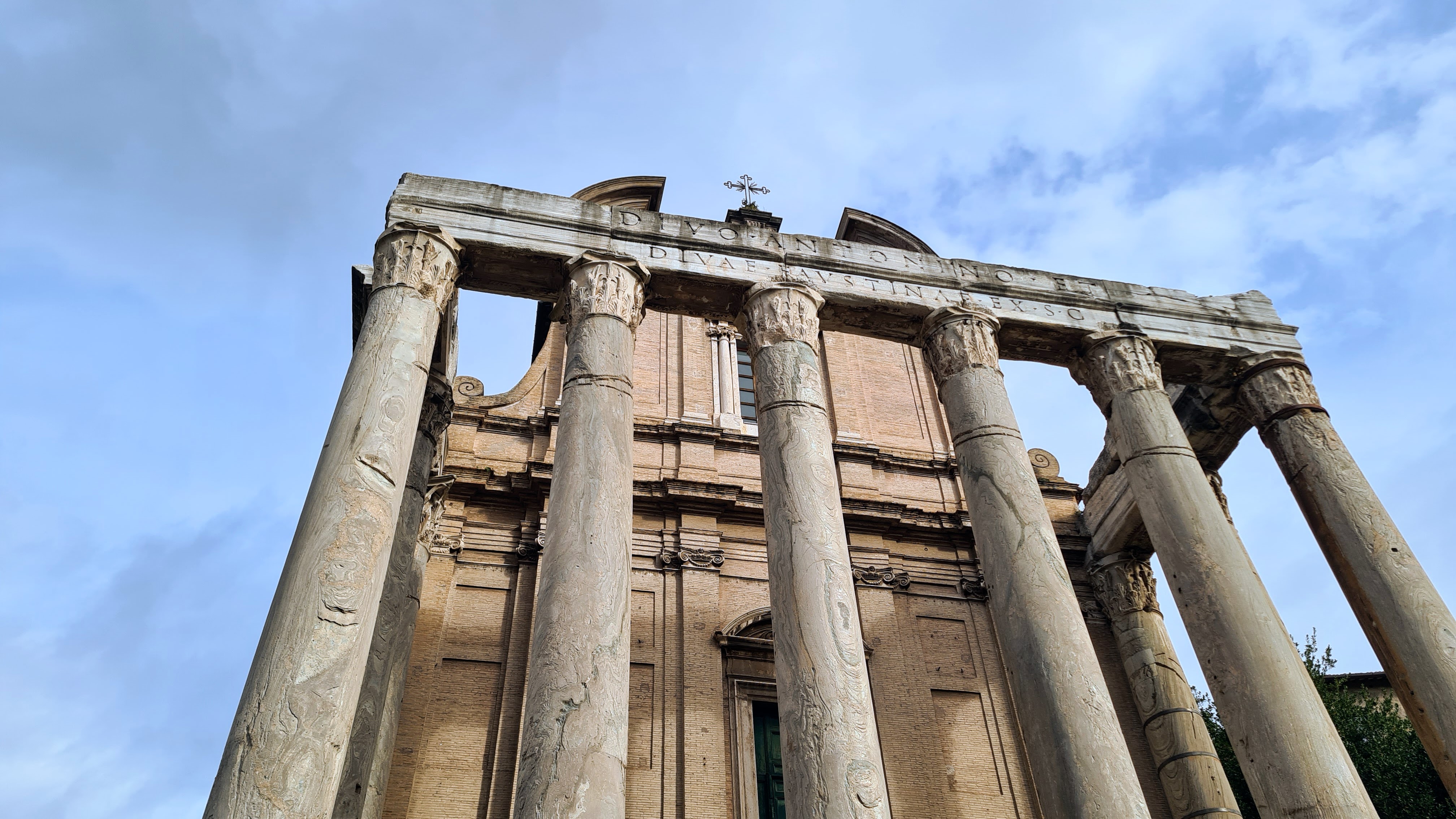 Temple of Antoninus and Faustina. Roma