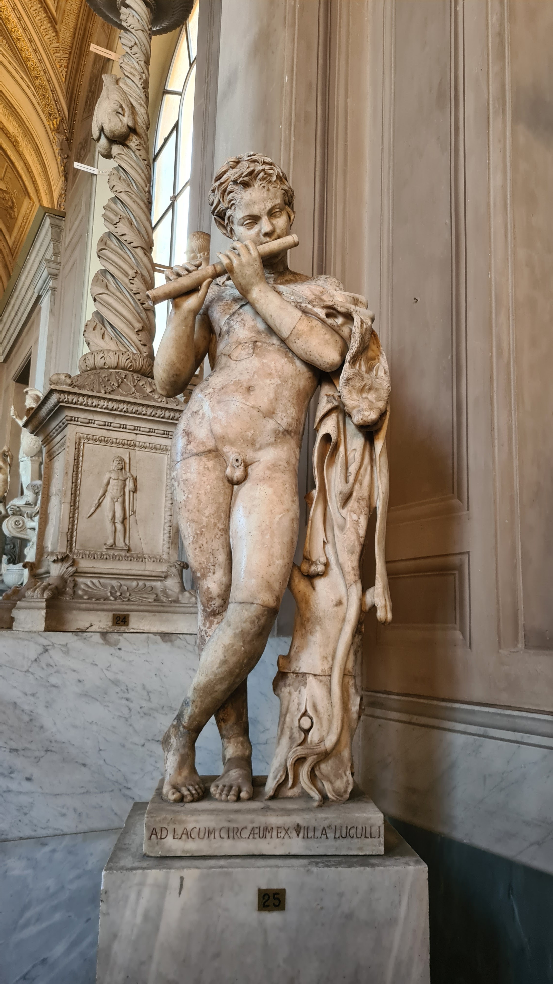 ad lacum circaeum ex villa lugulli
